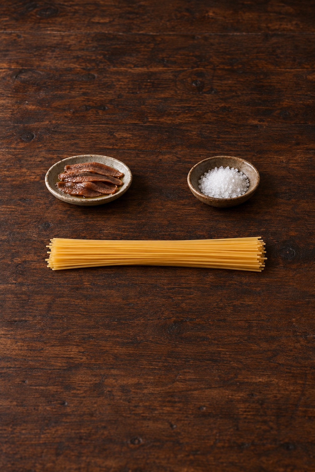Ingredienti appoggiati sul tavolo